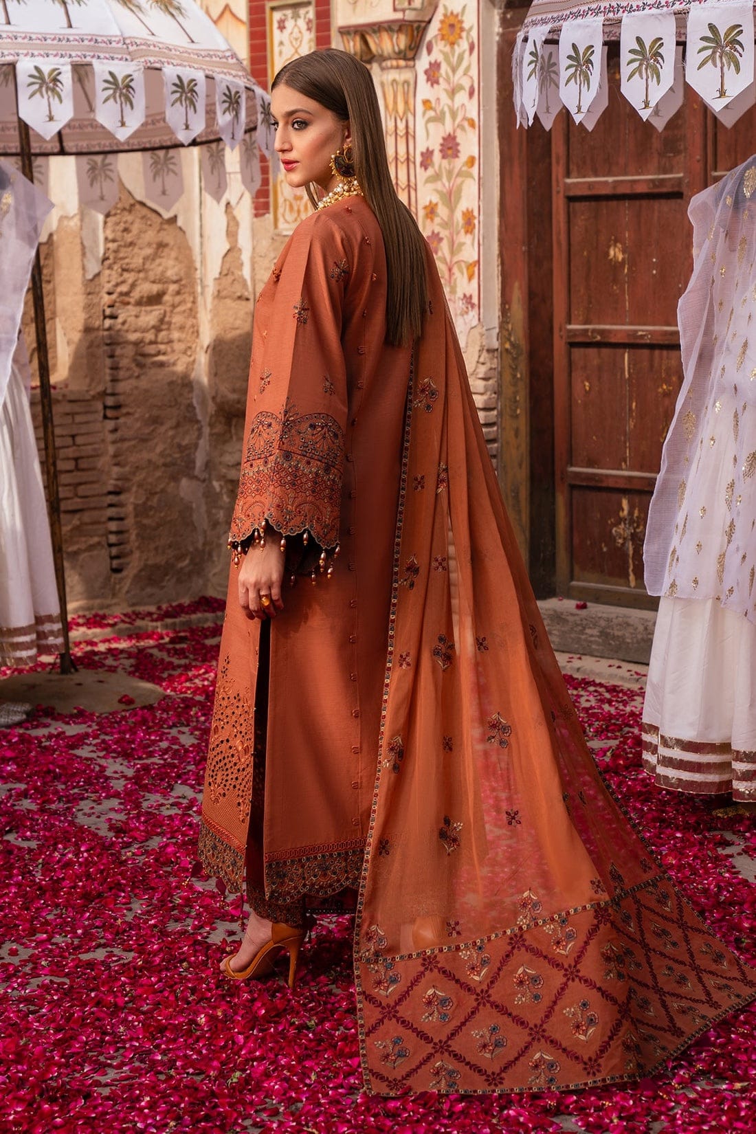 Lawn 3pc Available on Fine Quality with Chiffon Emb Dupatta — Alizeh