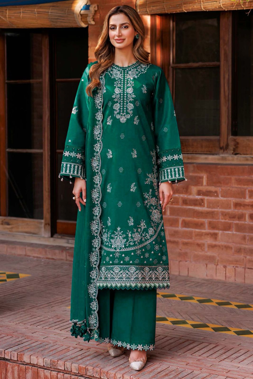 Farasha Available on emb Lawn with Chiffon Emb Dopatta
