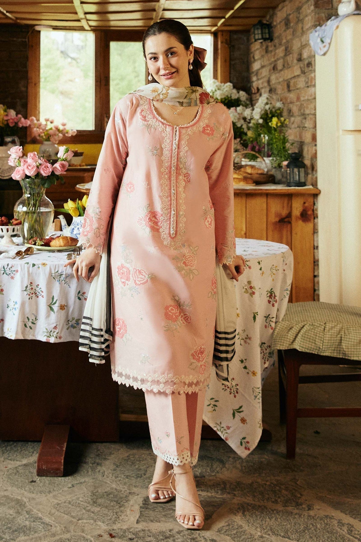 Zarashahjahan on emb Lawn with voil diamond Dopatta