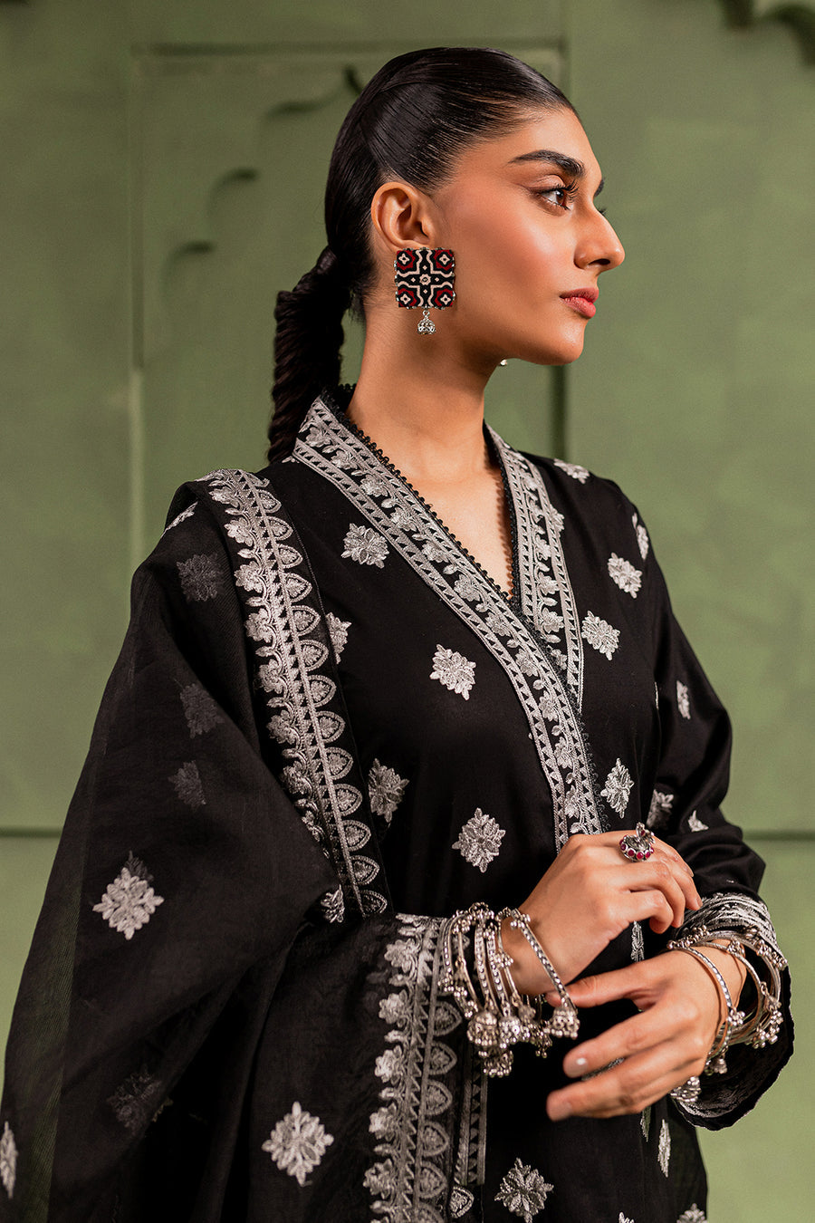 Mannat on emb Lawn with Chiffon Emb Dopatta